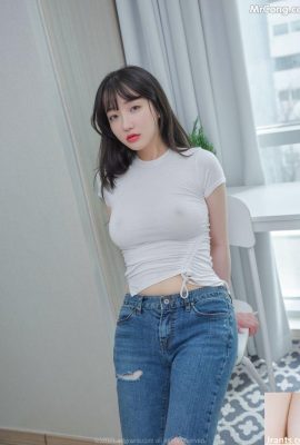 통통한 한국 미소녀 모델, 소파 위에서 매혹적인 사진 공개 – 손예은 (31P)
