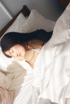 (도요다 하루나) 둥글고 탄탄하며 풍만한 가슴에 사람의 마음을 달래주는 부드러운 하얀 가슴이 넘쳐 (40P)