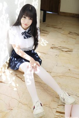 귀여운 학생 소녀 Zhu Ker의 흰 피부 큰 가슴이 유혹을 위해 치마를 들어 올립니다 (52P)