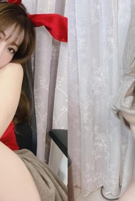 달콤한 토끼 소녀 Yuanyuan은 “하체가 빠진 드레스”를 가장 좋아합니다. 그녀의 하얀 다리가 노출되고 그녀의 “34E”통통한 남반구는 노출에 인색하지 않습니다!  (19P)