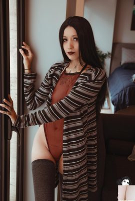 (Suicide Girls) 2024년 4월 24일 – Niae – Burgundy (50P)