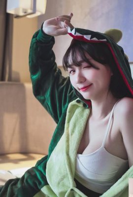 네티즌들은 큰 눈의 예쁜 소녀 'Zi Miao'가 깊은 분열을 보여주는 장면을 거부 할 수 없습니다 (10P)