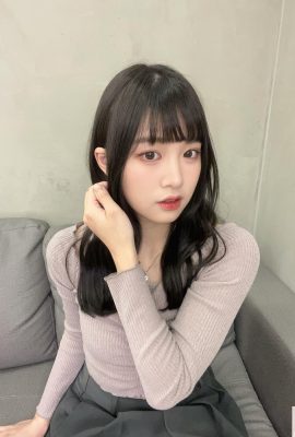 옆집 소녀 '롱 신'은 아름답고 달콤한 기질을 가지고있어 달콤한 미소로 순식간에 사랑에 빠진다 (10P)