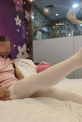 치파오를 입은 여자친구 (11P)