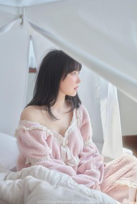 기질의 아름다움과 뜨거운 몸, 내 코는 끊임없이 피가 흘리고 있습니다 (48p)