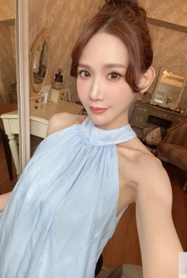 “Sunny Yang”은 흰색과 부드러운 인물을 가지고 있으며 직접 그녀와 사랑에 빠진다 (19p)