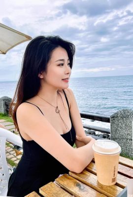 인기있는 인터넷 유명인 “Liz Litchi”는 슈퍼 시선을 사로 잡는 것입니다 (22p)