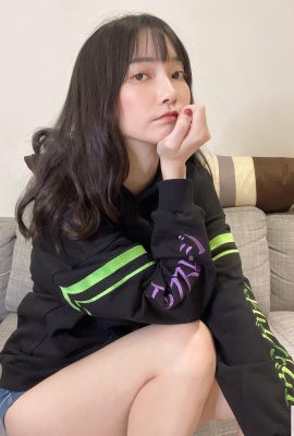 Sandy Sandy, 남성보다 더 많은 e-sports를 사랑하는 대만의 긴 다리가있는 소녀 (8p)