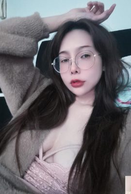 “National Little Re Jie Lin”은 그녀의 흰색과 부드러운 가슴을 보여주고 얼굴도 훌륭합니다 (27p)