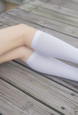 (Rabbit Plays with Movies)-검은 치마와 흰색 미드풀 (40p)