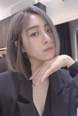 흰색과 부드러운 몸 “Barbarba”섹스는 견딜 수 없다고 느낍니다 (29p)