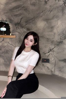 요정은 “00”으로 지구로 내려갑니다. 매우 매혹적인 곡선 (14p)