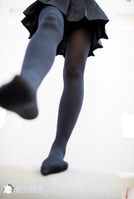 (Rabbit Plays with Movies) -Jo (38p)