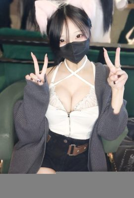 “Rain Fox Yuhuhu”소녀 옆집은 큰 눈과 전기가 가득합니다 (24p)