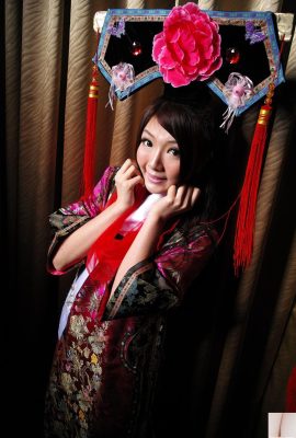 Winnie Xiaoxue와 Xiaoyu “Zhen Huan 공주에게 새해 인사”(59p)