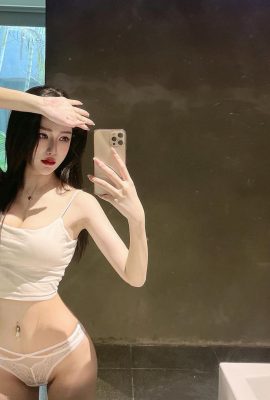 “당신의 작은 문제는 얇은 펜을 팔고 있습니다.”숨겨진 둥글고 아름다운 가슴 (23p)