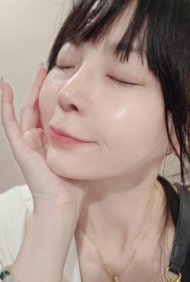 다리가있는 어린 소녀 “매기 섹시한 연인”가슴 wrenching 사슴 (23p)
