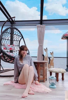 “Yuyuyu”공정한 피부의 몸은 매우 눈길을 끄는 ….. 나는 우연히 떨어졌다 (21p)