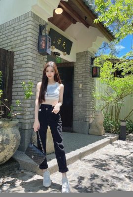 “Fengfeng”바디 곡선은 한 눈에 매우 눈길을 끄는 것입니다 (24p)