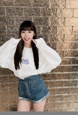 “Abby_lin Xialei”얇은 허리와 가슴이있는 퀸과 같은 기질 (34p)