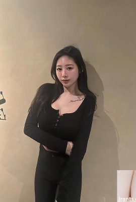 “Fei”는 동화로 둘러싸여 있습니다 (10p)