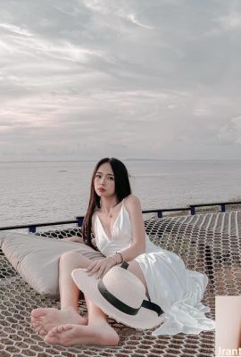 “Moon”은 원래 충동을 깨우고 있습니다 (10p)