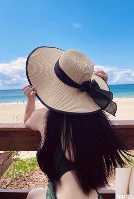 “Rainie Ye”나는 비키니로 바뀌었을 때 내 인물이 매우 비정상적이라는 것을 깨달았습니다 (10p)