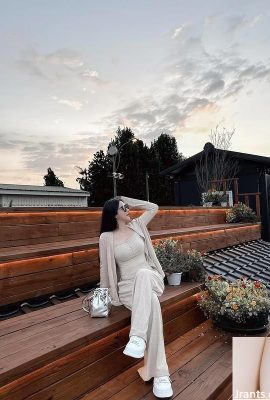 여신 “Ke Ke”는 공정한 피부와 아름다운 얼굴을 가지고 있습니다 (10p)