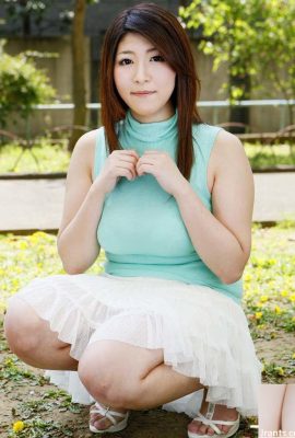 “Big Breast Mania No.9″Araki Rina (30p)