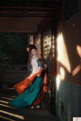 오리올스는 Jinling Xiaoyujin의 Jade Palace에서 노래를 부릅니다 (21p)