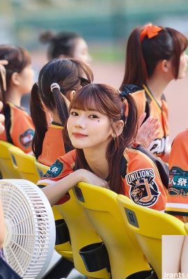 아름다운 여신 “Risi”는 슈퍼 흰색과 부드러운 피부를 가지고 있습니다 (10p)