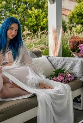 (Suicide Girls) 2025 년 5 월 18 일 – 칼라 마이트 – 매혹적인 티 파티 (60p)