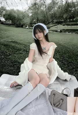 슬림하고 부드러운 허리는 사람들이 나쁘기를 원하게 만듭니다 (10p)