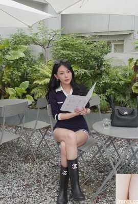 아름다운 선생님 “켈리”는 섬세한 얼굴과 통통한 인물이 있습니다 (11p)