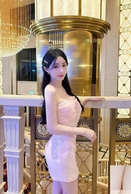 Pretty Girl “Ula”의 라이브 방송은 그녀의 달콤한 얼굴 아래에 뜨겁고 아름다운 가슴이 있습니다 (10p)
