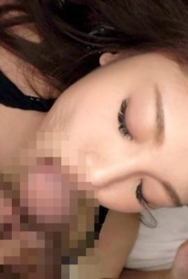 단단한 젖꼭지와 큰 엉덩이를 가진 간호사 인 아름다움, 그녀가 큰 가슴을 문지르면 편안하게 비명을 지르는 아름다운 여성.