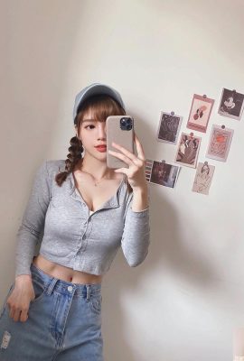 “Qiu Han”여자 친구를 가진 소녀는 사람들이 즉시 사랑에 빠지게하는 신선한 기질을 가지고 있습니다! (10p)