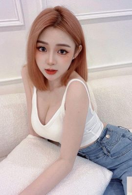 달콤한 모델 “Mila”는 그녀의 가슴과 악한 인물로 가득 찬 그녀를 덮고 그녀를 해방시킬 수 없습니다 (10p)