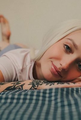 (Suicide Girls) 2025 년 6 월 1 일 – Thelolaboop – 침실 눈 (42p)