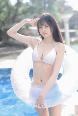 섹시한 작은 말 “Yuanyuan”은 물방울과 부드러운 가슴의 남성의 시야를 정복합니다 (10p)