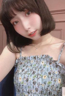 우아한 어린 소녀 “Longliwei”비키니 복장은 놀랍고 예기치 않게 할 일이있었습니다 (10p)