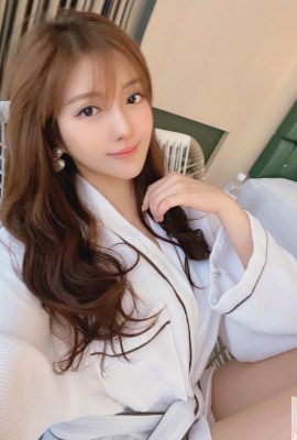 달콤한 모델 “Ou Yongyi”는 아름다운 가슴과 좋은 모습을 가진 순수하고 무고한 얼굴을 가지고 있습니다 (10p)