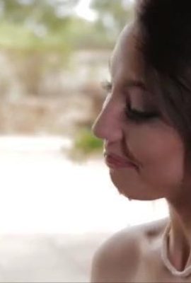 최고의 여주인을 섹스하는 것만으로는 충분하지 않으며, 당신은 그녀의 작은 하녀 (19p)를 배출해야합니다.