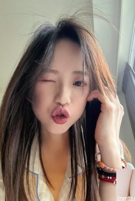 아름다움 “weng youyou”는 아름답고 애정 어린시와 같습니다 (10p)