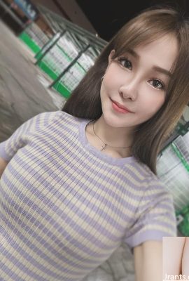 매력적인 인터넷 뷰티 “Li Yunzhen Taco”가 너무 삐걱 거리는 눈 (11p)