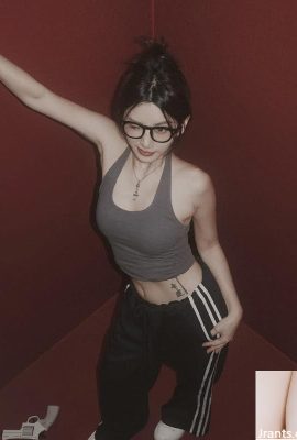 “Peggy”는 모든 남성 감각 라인 (10p)에 도전합니다.