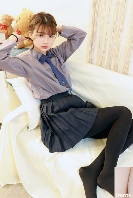 옆집 소녀 “Jierong”전기로 가득 찬 큰 눈 (10p