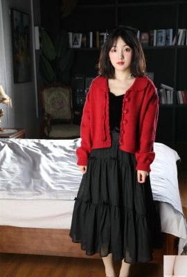 (온라인 컬렉션) Little Dot – 색상의 모델의 검은 드레스 (150p)