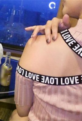 선술집에서 채팅을하고 있던 슈퍼 핫 소녀이지만, 그녀는 질 체액이 많은 제품이라고 기대하지 않았습니다. 그녀는 방금 놀았다면 참을 수 없었습니다. 그녀는 정말 보물을 찾았습니다 (32p)