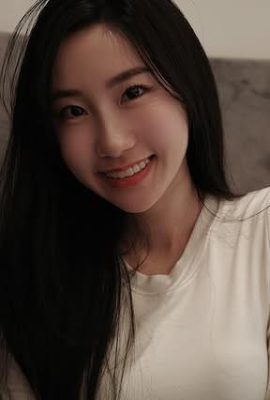 “보라색과 균일”흰색과 아름다운 가슴이 너무 가득해서 넘쳐나려고합니다 (10p)